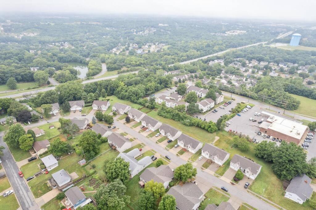 Beautiful Townhome, 11 Minutes To Downtown, Kcmo. Kansas City Ngoại thất bức ảnh