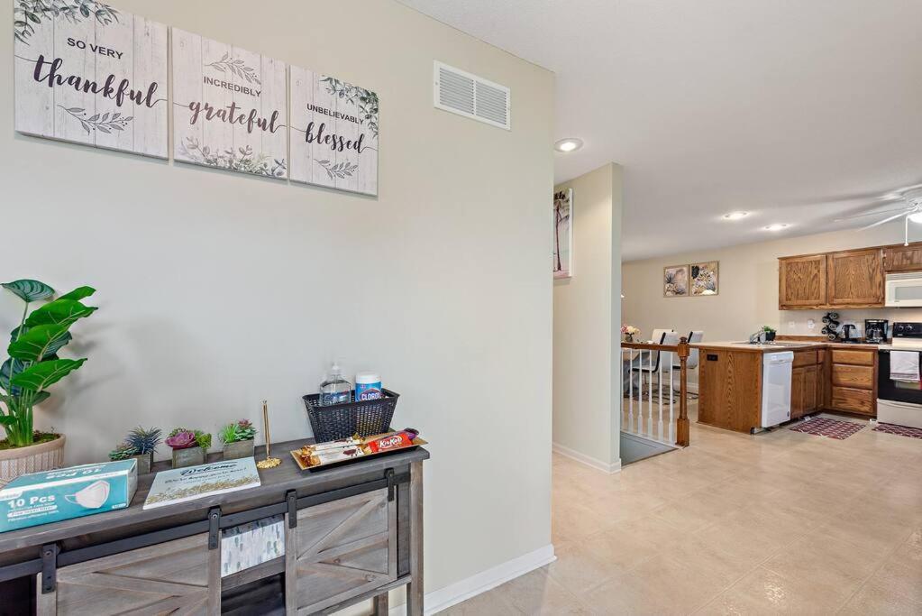 Beautiful Townhome, 11 Minutes To Downtown, Kcmo. Kansas City Ngoại thất bức ảnh