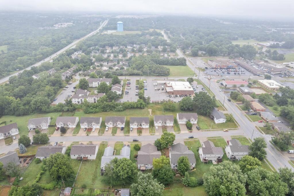 Beautiful Townhome, 11 Minutes To Downtown, Kcmo. Kansas City Ngoại thất bức ảnh