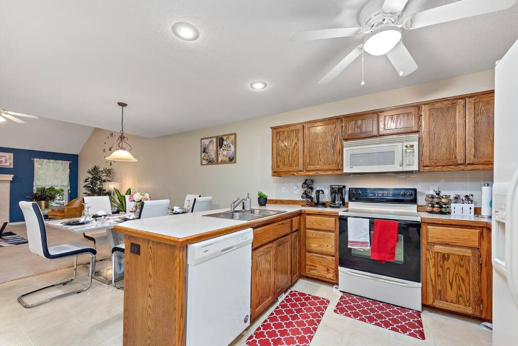 Beautiful Townhome, 11 Minutes To Downtown, Kcmo. Kansas City Ngoại thất bức ảnh