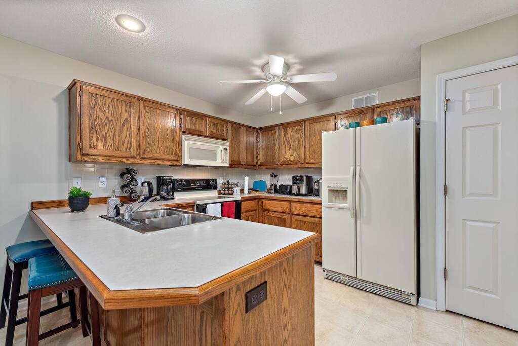 Beautiful Townhome, 11 Minutes To Downtown, Kcmo. Kansas City Ngoại thất bức ảnh